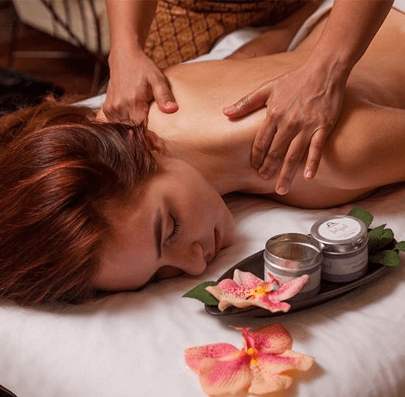 Массаж с аромасвечкой